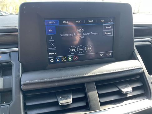 Used 2022 Chevrolet Suburban LS w/ Driver Alert Package AWD/4WD image 18