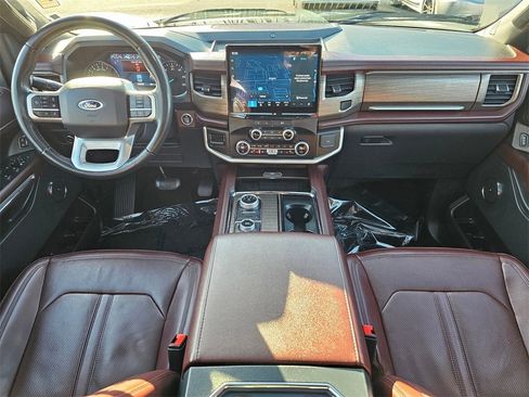 Used 2023 Ford Expedition Max Limited image 9