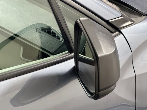 Used 2024 Toyota Corolla Cross L image 10