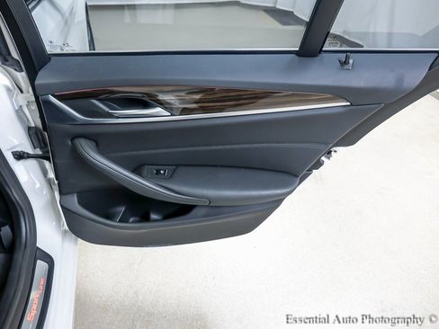 Used 2019 BMW 530i xDrive image 25