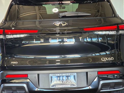 Certified 2023 INFINITI QX60 Sensory w/ Vision Package AWD/4WD image 25