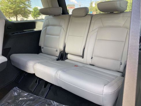 New 2025 Lincoln Navigator Reserve AWD/4WD image 17