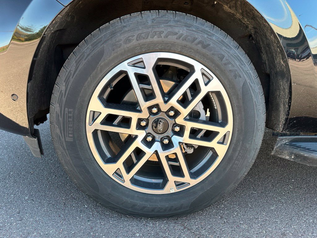 Used 2025 Ford Expedition Active AWD/4WD image 41