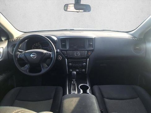 Used 2017 Nissan Pathfinder S image 15