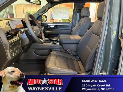 New 2026 Chevrolet Suburban RST w/ RST Capability Package AWD/4WD image 12