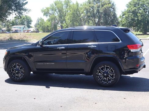 Used 2018 Jeep Grand Cherokee Overland AWD/4WD image 8