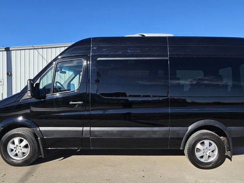 Used 2016 Mercedes-Benz Sprinter 2500 image 4