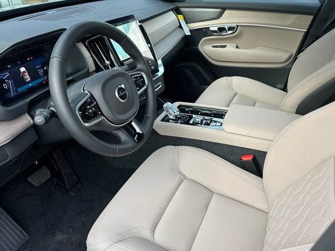 New 2026 Volvo XC90 B5 Plus w/ Protection Package image 9