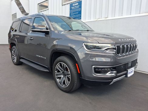 Used 2023 Jeep Wagoneer Series II AWD/4WD image 7