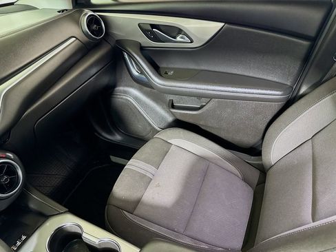 Certified 2024 Chevrolet Blazer LT w/ Convenience Package FWD image 21