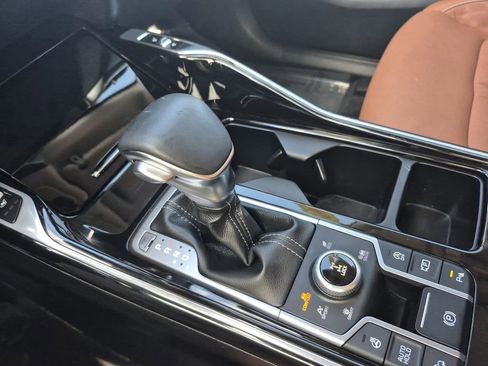 Certified 2022 Kia Sorento SX Prestige w/ Rust Color Package image 25