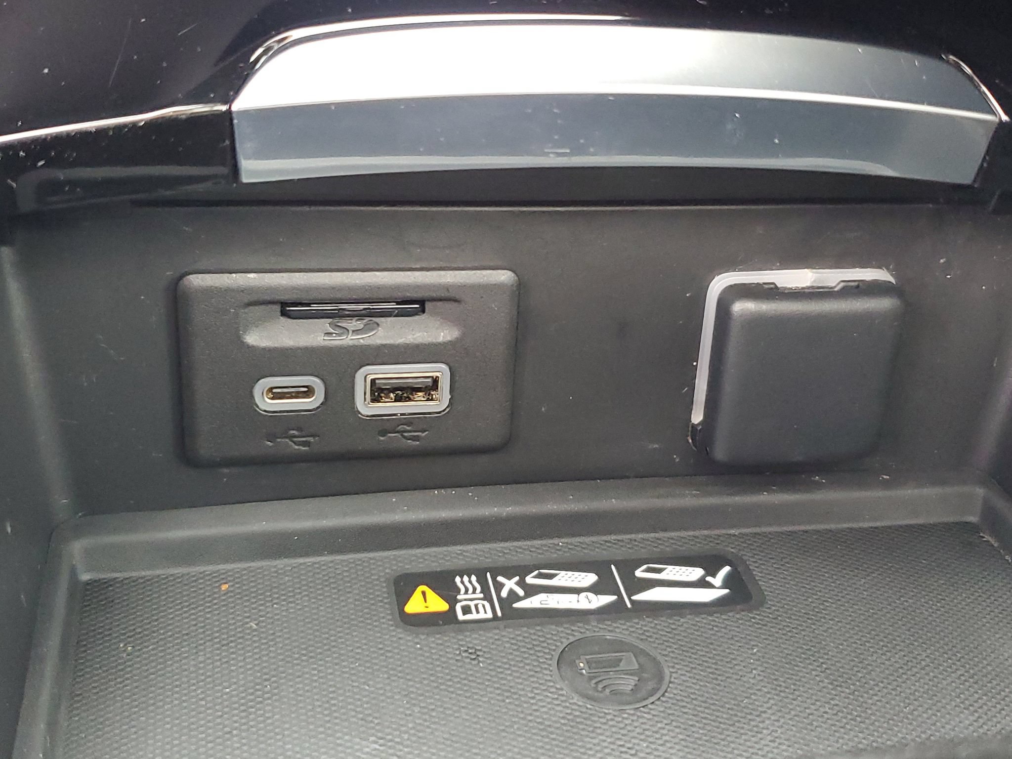 Used 2021 Buick Envision Avenir AWD/4WD image 30
