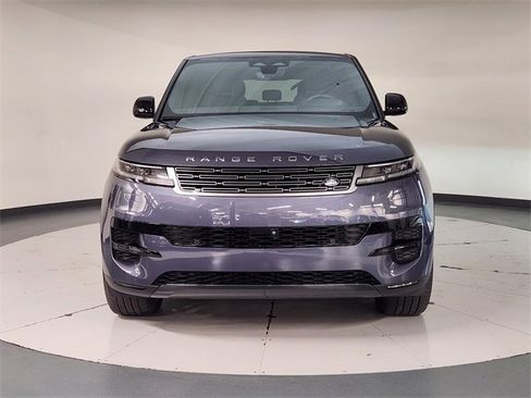 Used 2025 Land Rover Range Rover Sport SE image 9