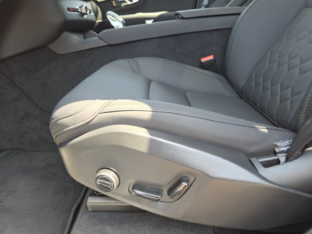 Used 2026 Volvo XC90 B6 Plus w/ Protection Package Premier AWD/4WD image 18