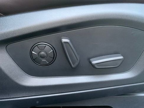 Certified 2025 Ford Explorer Platinum w/ Ultimate Package image 17