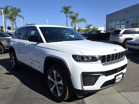 New 2026 Jeep Grand Cherokee Limited RWD image 6
