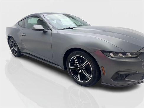 Used 2025 Ford Mustang Coupe image 12