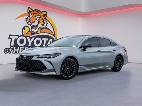 Used 2020 Toyota Avalon XSE image 1