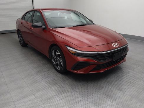 Used 2025 Hyundai Elantra Sport FWD image 13