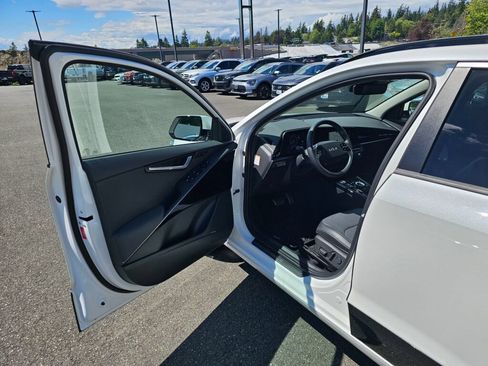 Certified 2023 Kia Niro Wave w/ Wave Preserve Package FWD image 21