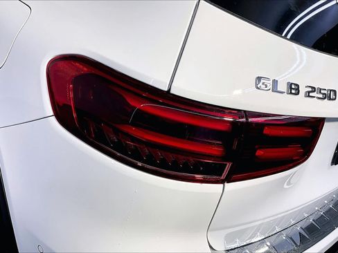New 2026 Mercedes-Benz GLB 250 4MATIC image 5