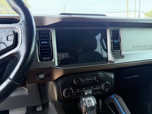 Used 2021 Ford Bronco Outer Banks w/ Sasquatch Package AWD/4WD image 5