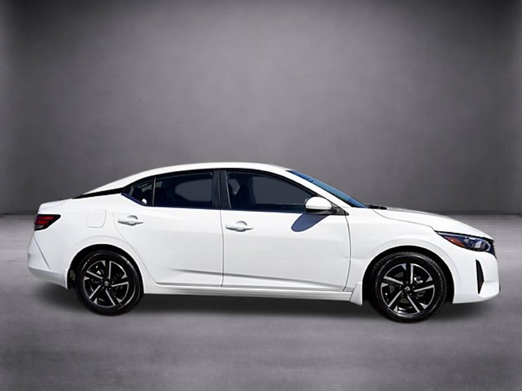 Used 2025 Nissan Sentra SV FWD image 3