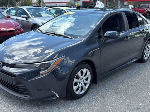 Certified 2025 Toyota Corolla LE FWD image 3