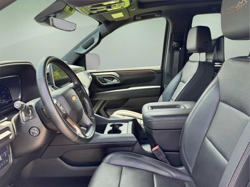 Used 2024 Chevrolet Tahoe High Country AWD/4WD image 9
