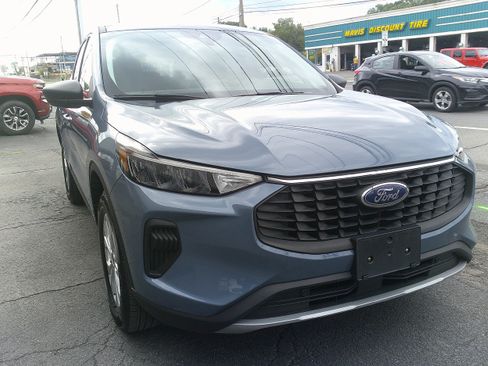Used 2025 Ford Escape Active AWD/4WD image 13