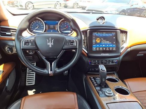 Used 2019 Maserati Ghibli S GranLusso RWD image 11