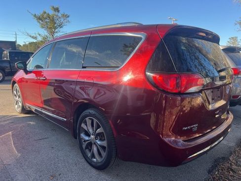 Used 2020 Chrysler Pacifica Limited image 5