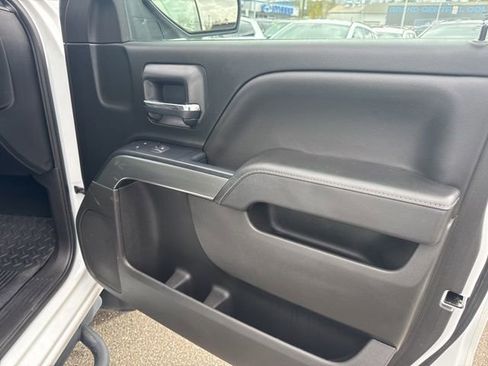 Used 2018 Chevrolet Silverado 1500 LT w/ LT Eassist Package image 8