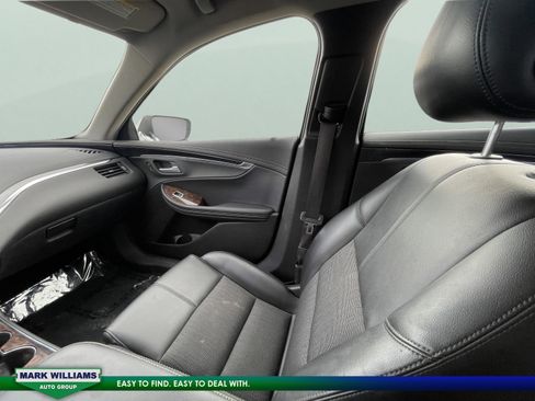 Used 2014 Chevrolet Impala LT w/ Convenience Package image 27