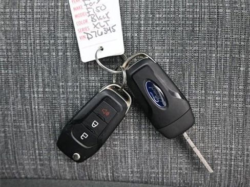 Used 2023 Ford F150 XLT w/ Trailer Tow Package image 9