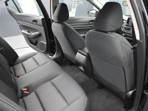 Used 2025 Nissan Altima 2.5 S image 17