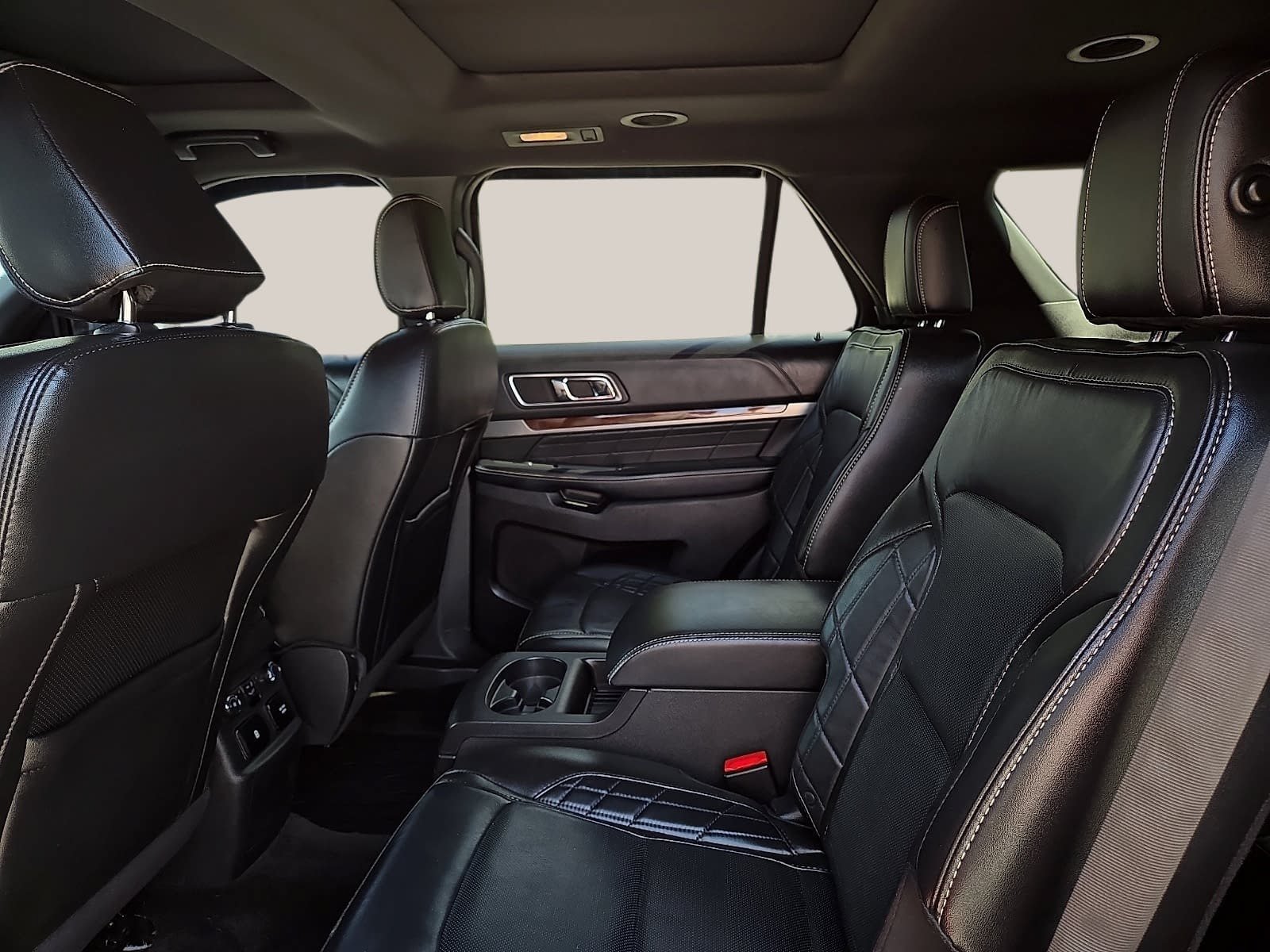 Used 2018 Ford Explorer Platinum AWD/4WD image 11