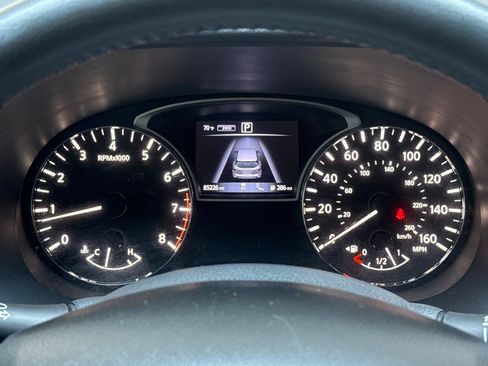 Used 2018 Nissan Pathfinder SL w/ Midnight Edition Package AWD/4WD image 41