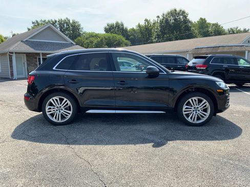 Used 2018 Audi Q5 2.0T Premium Plus w/ Premium Plus Package AWD/4WD image 5