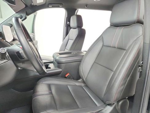 Used 2024 Chevrolet Suburban RST RWD image 19