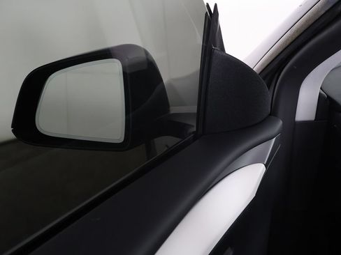 Used 2024 Tesla Model Y Long Range RWD image 36