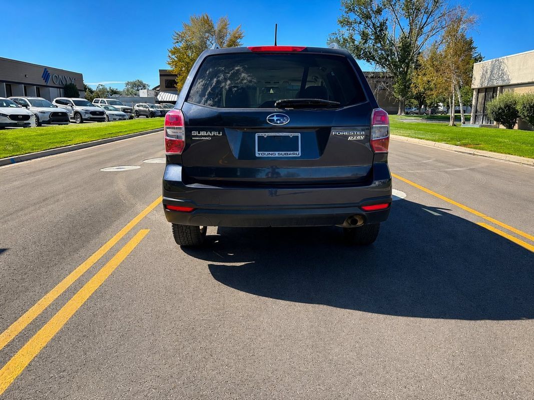 Used 2015 Subaru Forester 2.5i Premium AWD/4WD image 4