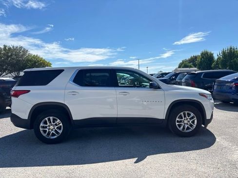 Used 2020 Chevrolet Traverse LS FWD image 4