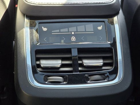 Used 2021 Volvo XC90 T6 Inscription w/ Lounge Package image 25