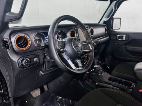 Used 2023 Jeep Gladiator Mojave w/ Cold Weather Group AWD/4WD image 9
