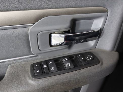Used 2013 RAM 1500 Classic SLT RWD image 19
