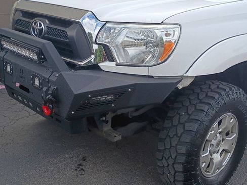 Used 2012 Toyota Tacoma 4x4 Double Cab w/ TRD Off-Road Pkg image 9