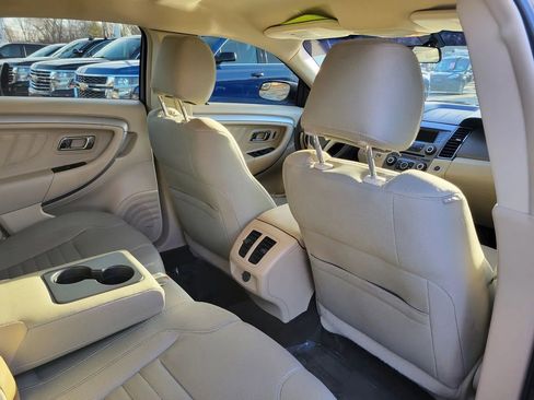 Used 2018 Ford Taurus SE image 25
