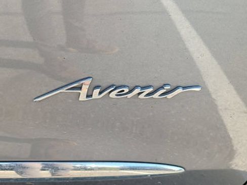 Used 2021 Buick Enclave Avenir w/ Avenir Technology Package AWD/4WD image 13