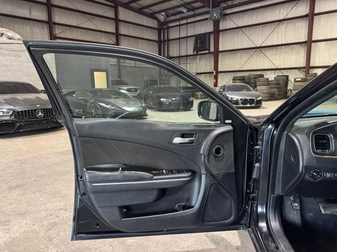 Used 2015 Dodge Charger SXT image 11